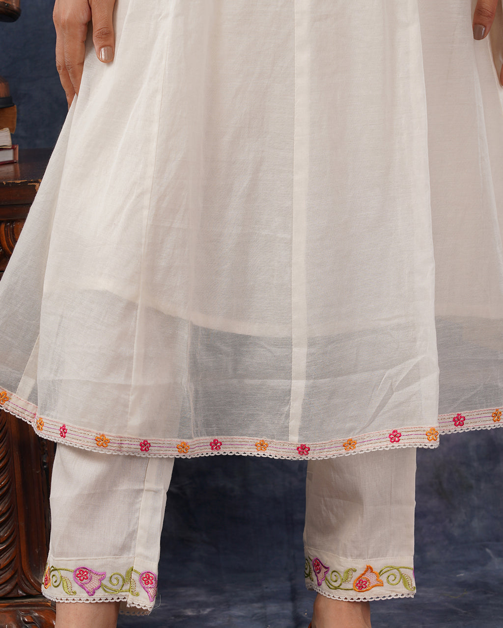 Elegant Off-White Floral Embroidered Kurta Set with Printed Orgaza Dupatta